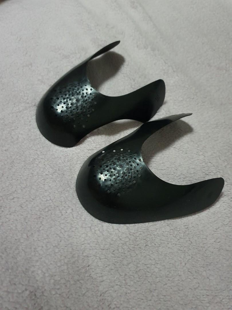 Shoe Shields (Category: Face Masks & Face Shields) located in Singapore. Submitted by limraymund (Listing ID 252152186, Image 6). Description: Universal Shoe Shields Yellow Color White Color Black Color Brand New Size US 6 to US12 (can cut ) For AJ Series is more fit Suggest for half size up of shoe is more comfortable.