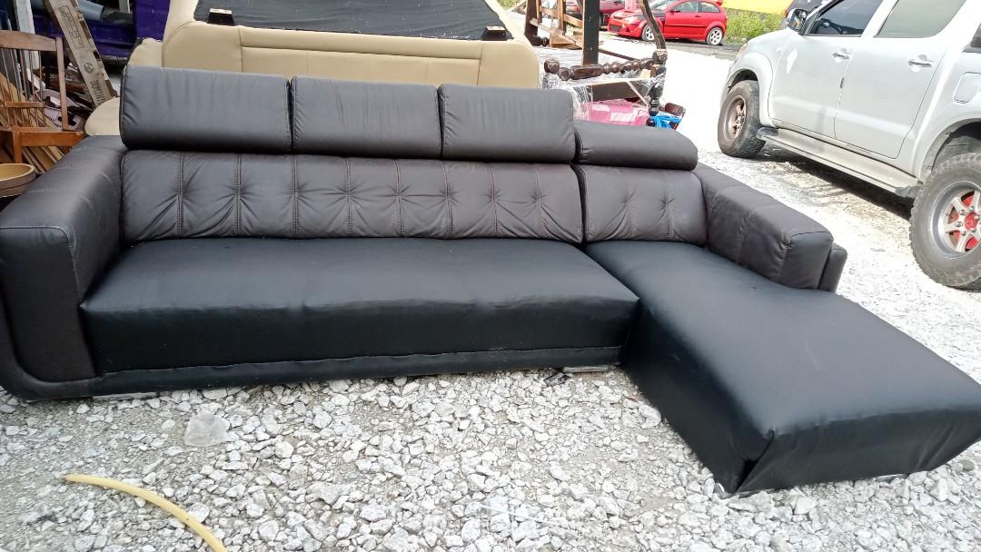 Sofa L shepe condition mcm dalam gambar masih ok lg duduk semua empuk