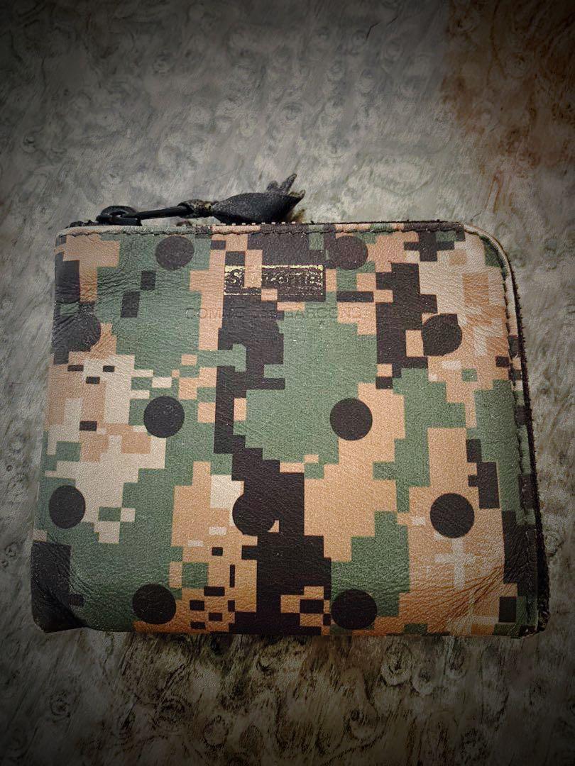 Supreme x CDG Digi Camo Wallet, Men's Fashion, Watches