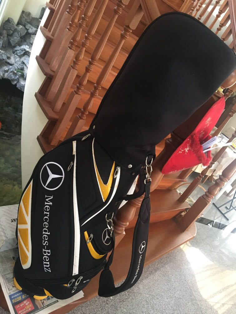 Taylormade golf bag with Mercedes Benz embroidery, Sports Equipment