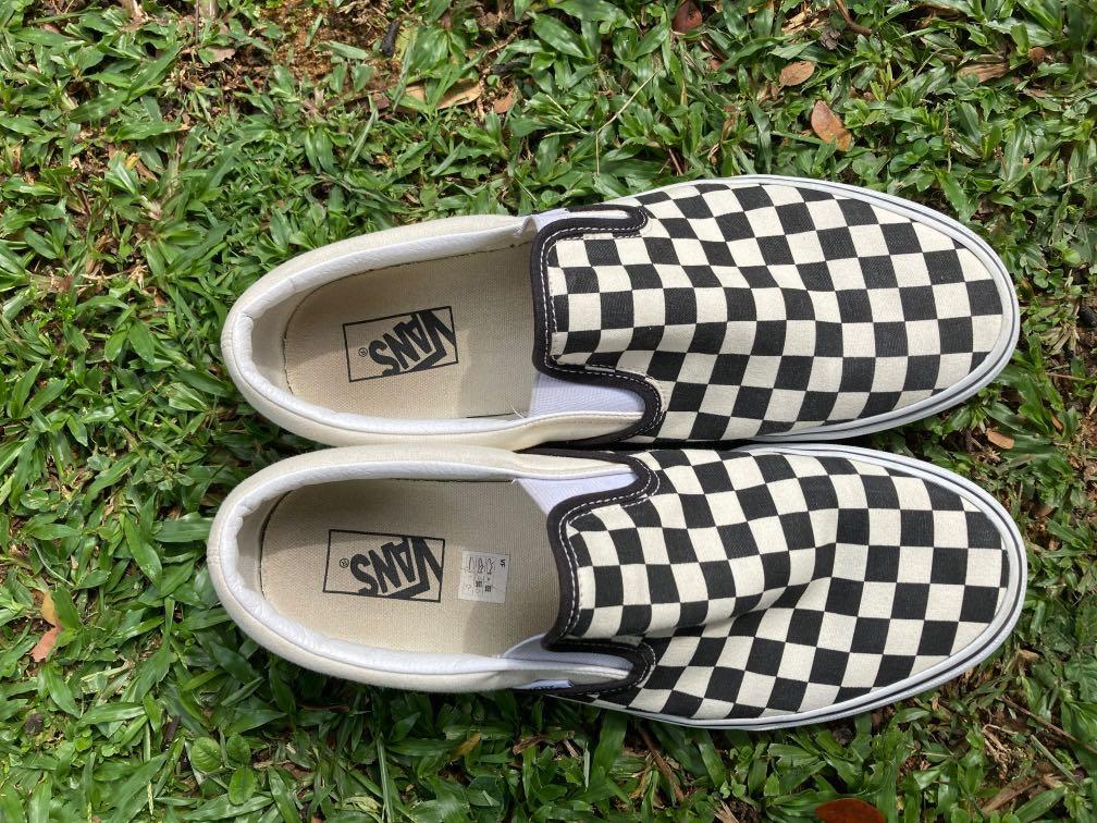 Vans Black and White size 44.5 Europe Men s Fashion Footwear Casual shoes on Carousell