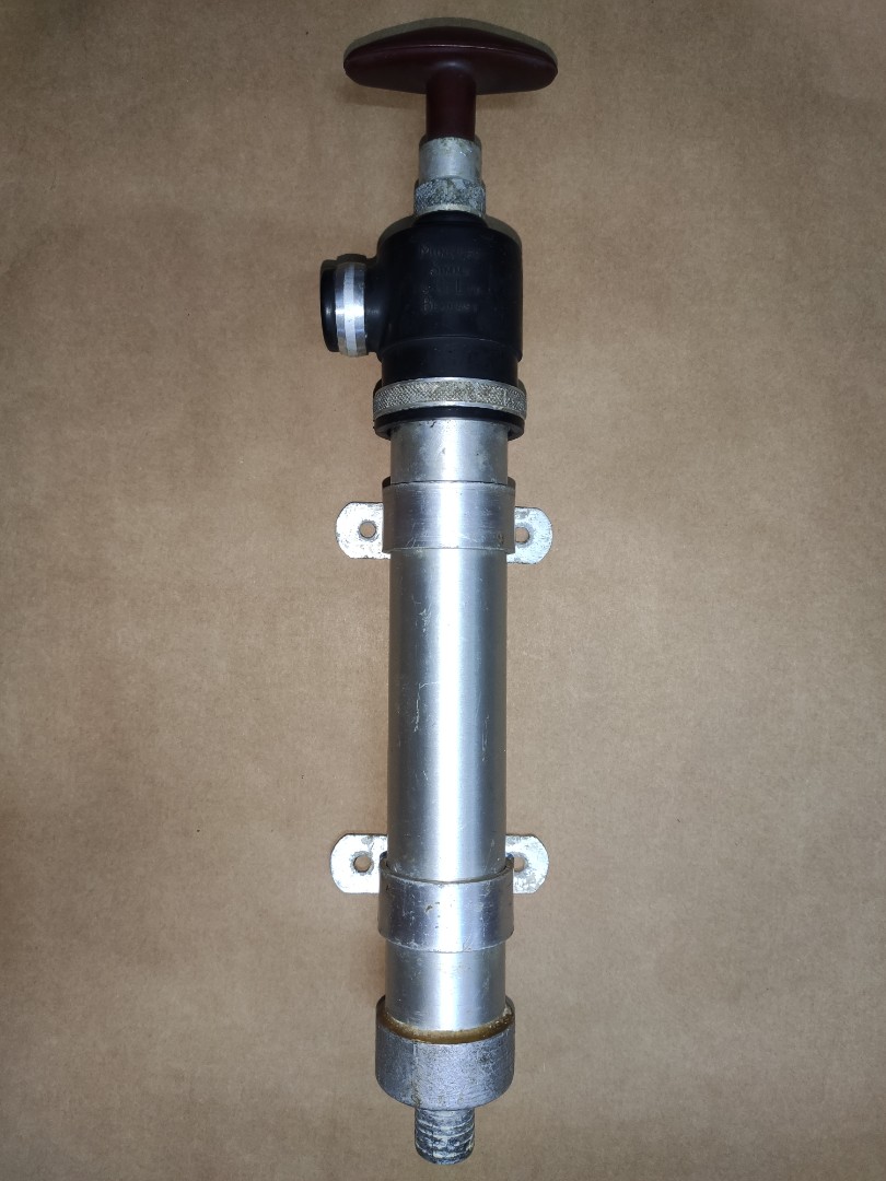 Vintage Munster Simms Bildge Pump, Hobbies & Toys, Collectibles