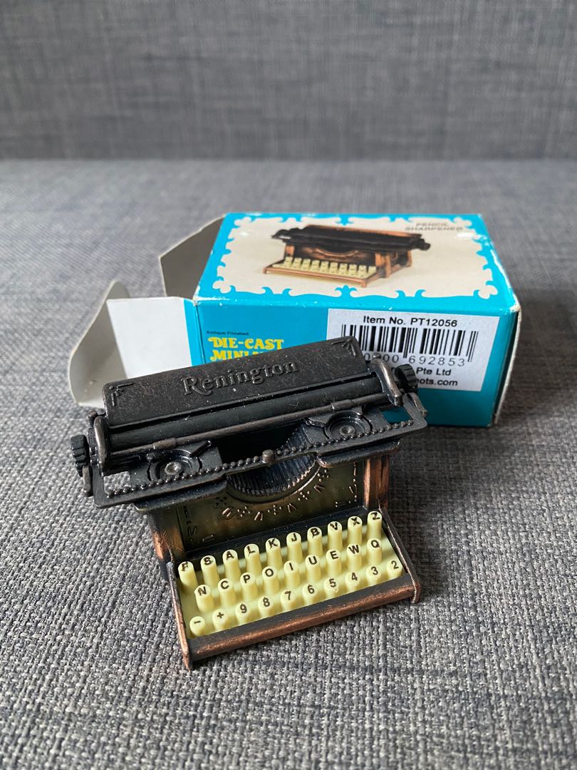 Vintage Die Cast Mini Typewriter Pencil Sharpener 