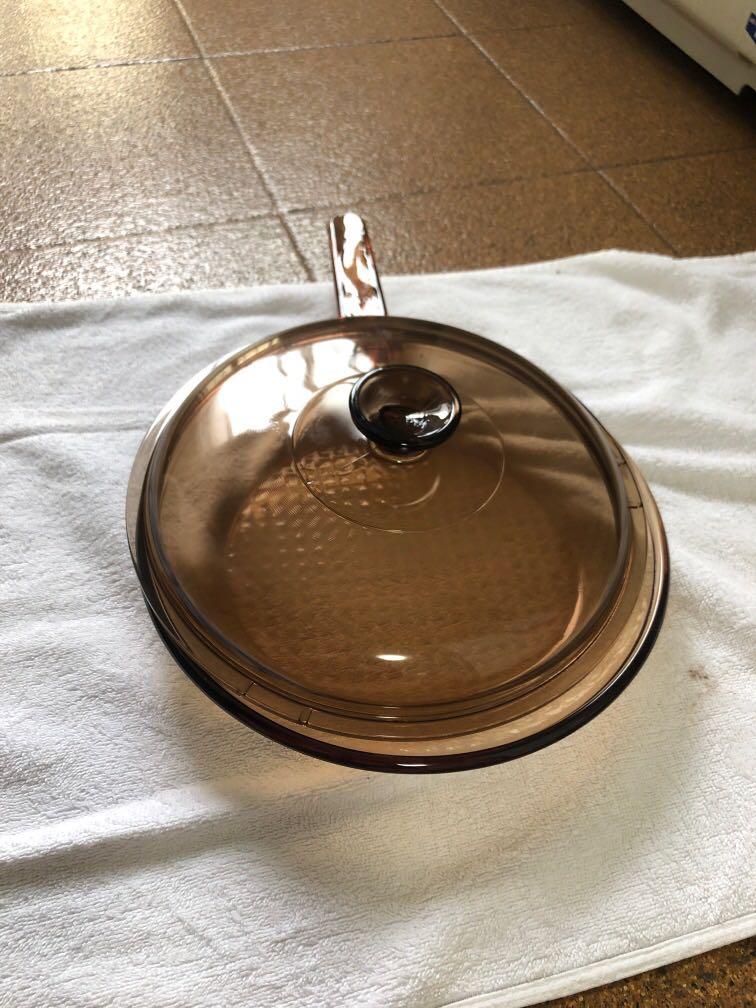 Vision frying pan. 28cm with cover, Everything Else on Carousell