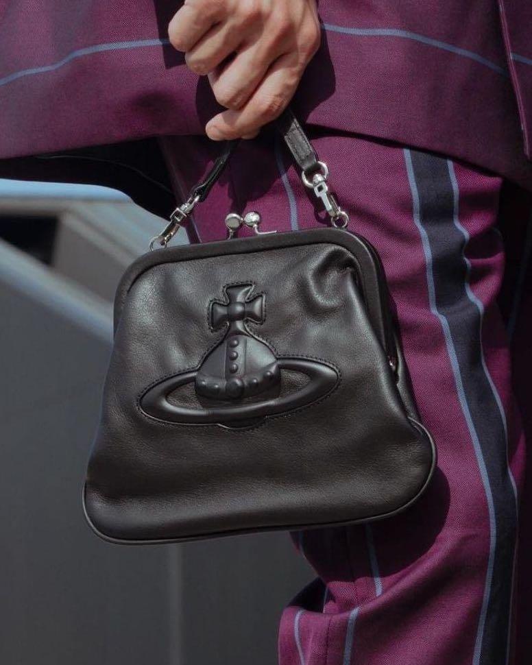 Chelsea vivienne's sales clutch bag black