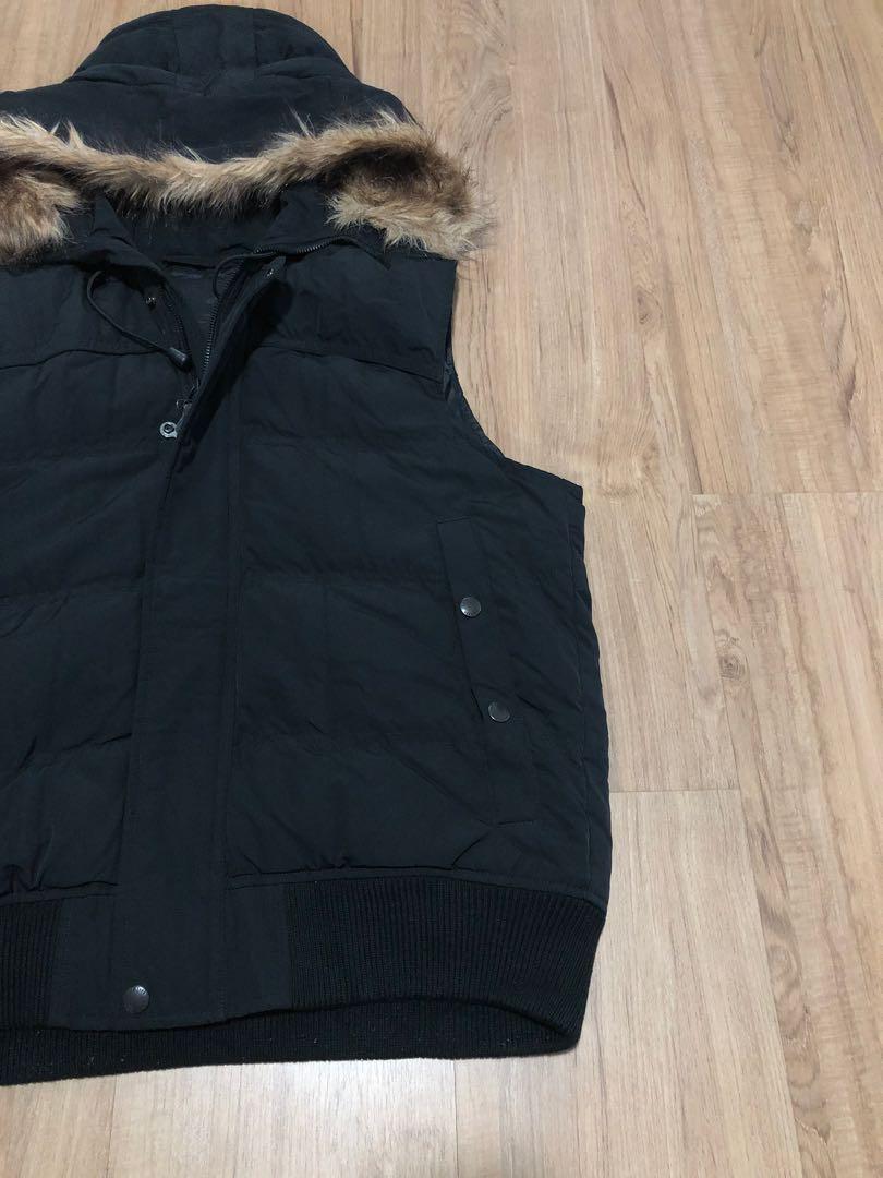 Winter jacket (Category: Other Tops) located in Petaling Jaya. Submitted by iam1701 (Listing ID 1123666840, Image 2). Description: Condition: 9/10 Measurement: refer photos COD: Shah Alam/TTDI/PJ Postage +RM5 #jacket #sweater #winter #smallsize #man #kids #snow #unisex.