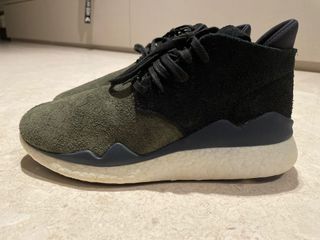 (Category: ) located in . Submitted by kicks_clearance (Listing ID 1123598764, Image 1). Description: .