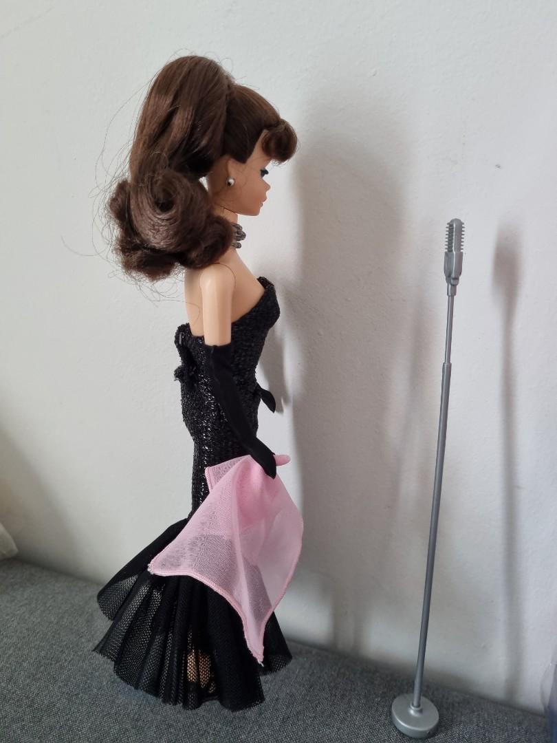 Solo in the spotlight barbie online 1994