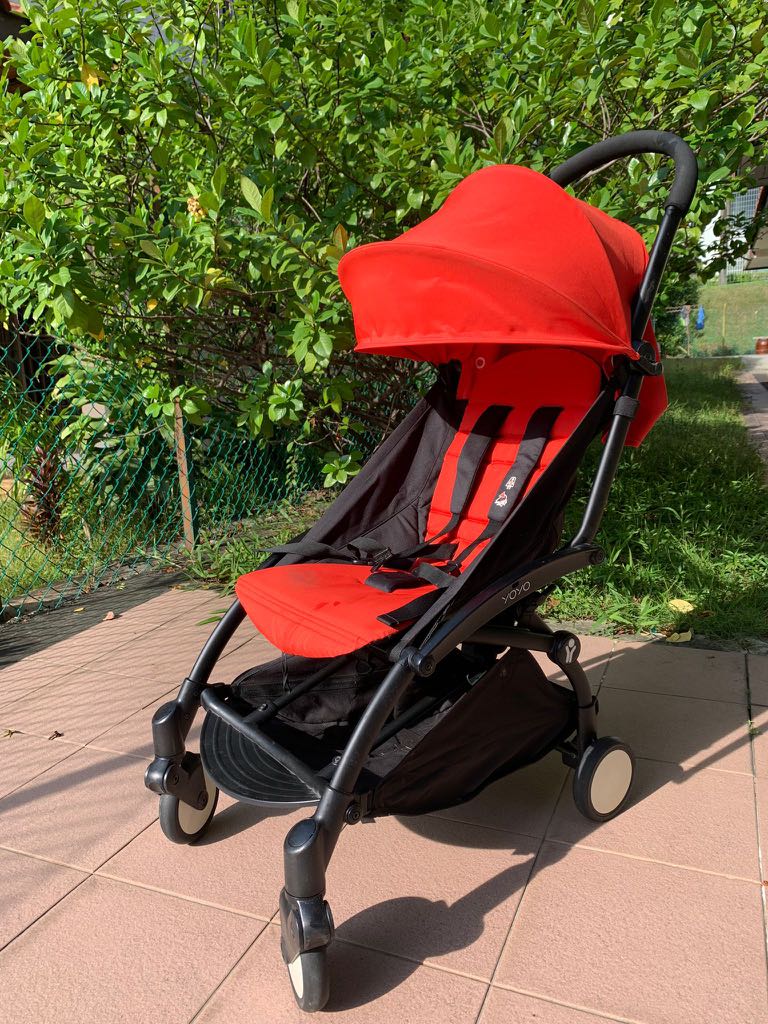 Babyzen Yoyo Stroller with 6 Red Pack Babies Kids Going Out
