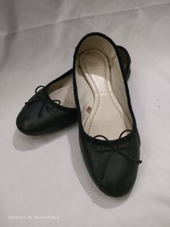 (Category: ) located in . Submitted by fancyfootworx (Listing ID 1123750336, Image 1). Description: .