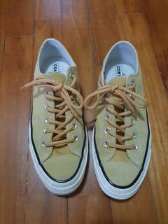 Converse All Star Chuck Taylor Low, Women's Fashion, Footwear, Sneakers on  Carousell