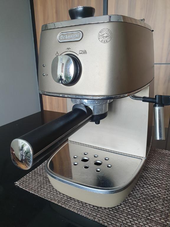 piston Read precocious De'Longhi Distinta ECI 341.BZ Pump Espresso Coffee Maker, TV & Home  Appliances, Kitchen Appliances, Coffee Machines & Makers on Carousell