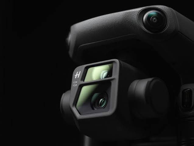 Dji Mavic 3 Cine Premium Combo (Category: Drones) located in Pasay City. Submitted by shansey21 (Listing ID 1123743428, Image 2). Description: DJI Mavic 3 by order!! 😄 Top new features: Dual camera system - 4/3" sensor + 162mm Tele 1/2" Shoots up to 5.1K/50, 4K120 46 min flight time 9+ mile range with O3+ image transmission New Cine version shoots ProRes 422HQ and a 1TB SSD New Smart features available in January include ActiveTrack 5.0, APAS 5.