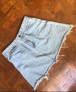 (Category: ) located in . Submitted by fashbook96 (Listing ID 1123779189, Image 1). Description: .