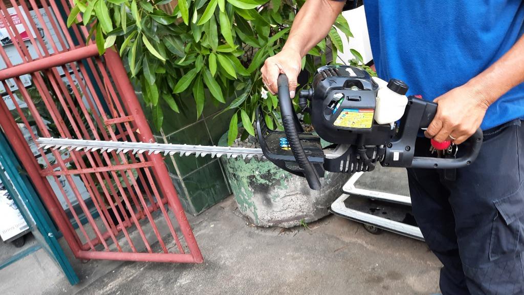 Homelite petrol sale hedge trimmer