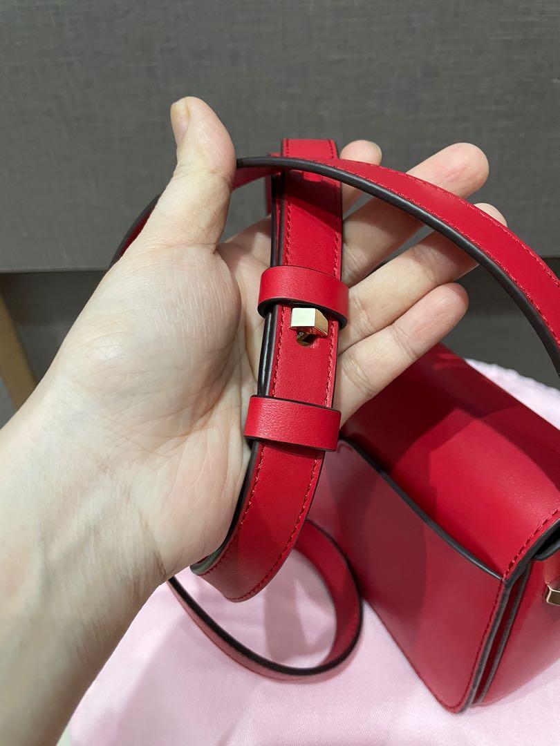 Kate spade heart twist lock sling bag, Women's Fashion, Bags & Wallets