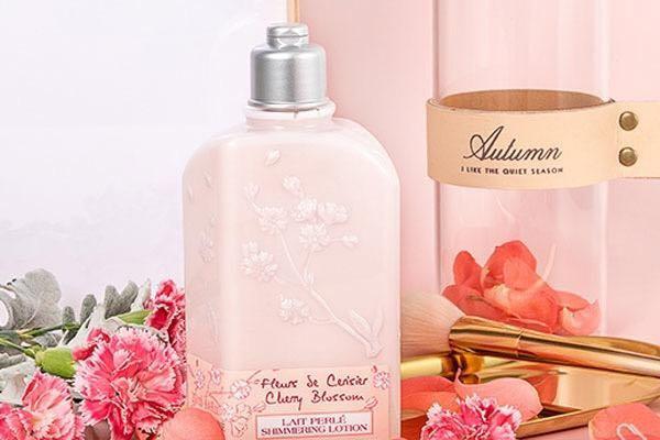 速運優惠 法國l Occitane黃牌櫻花閃亮身體乳500ml 行貨 快閃優惠 售完即止 年年都比人搶到瘋狂 聖誕節禮物 速運優惠 法國l Occitane黃牌櫻花閃亮身體乳500ml 行貨 快閃優惠 售完即止 年年都比人搶到瘋狂 聖誕節禮物