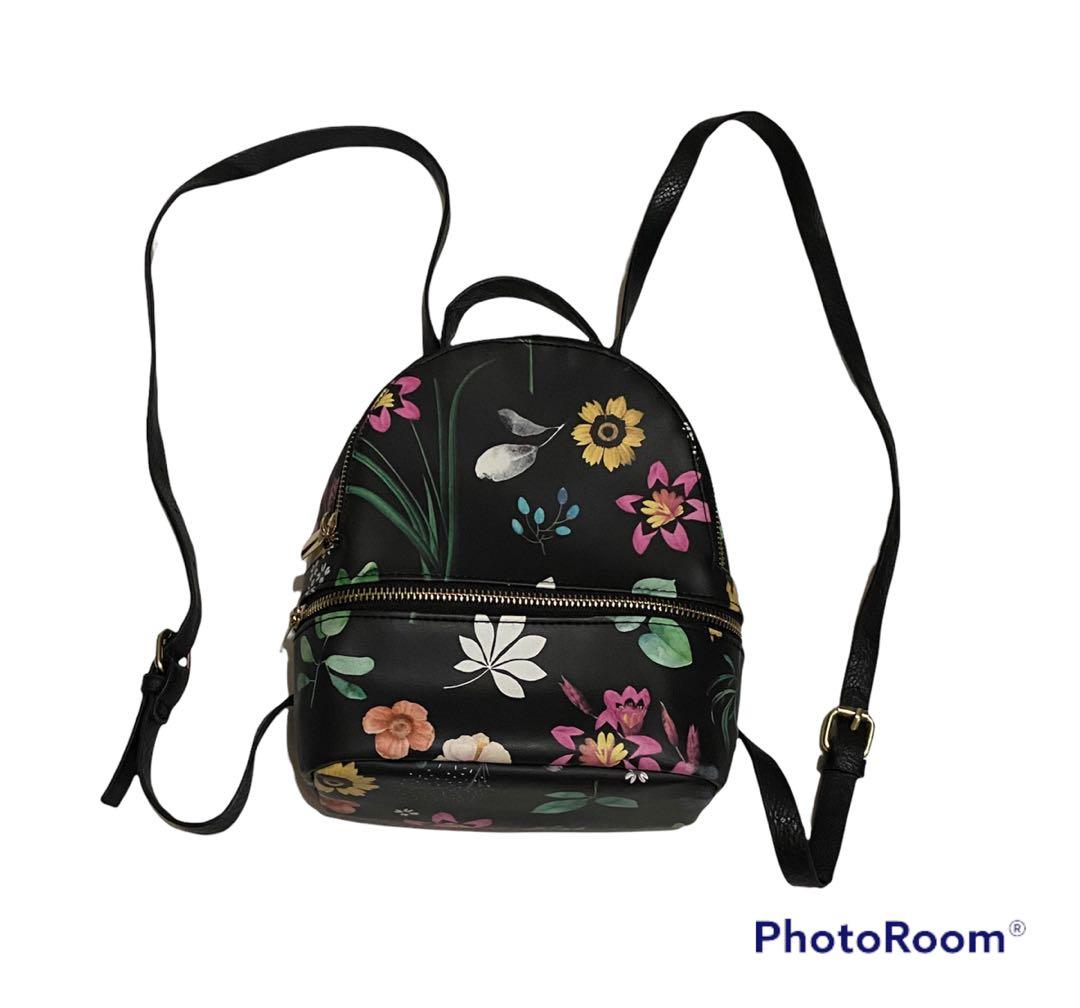 Mini backpack floral typo, Fesyen Wanita, Tas & Dompet di Carousell