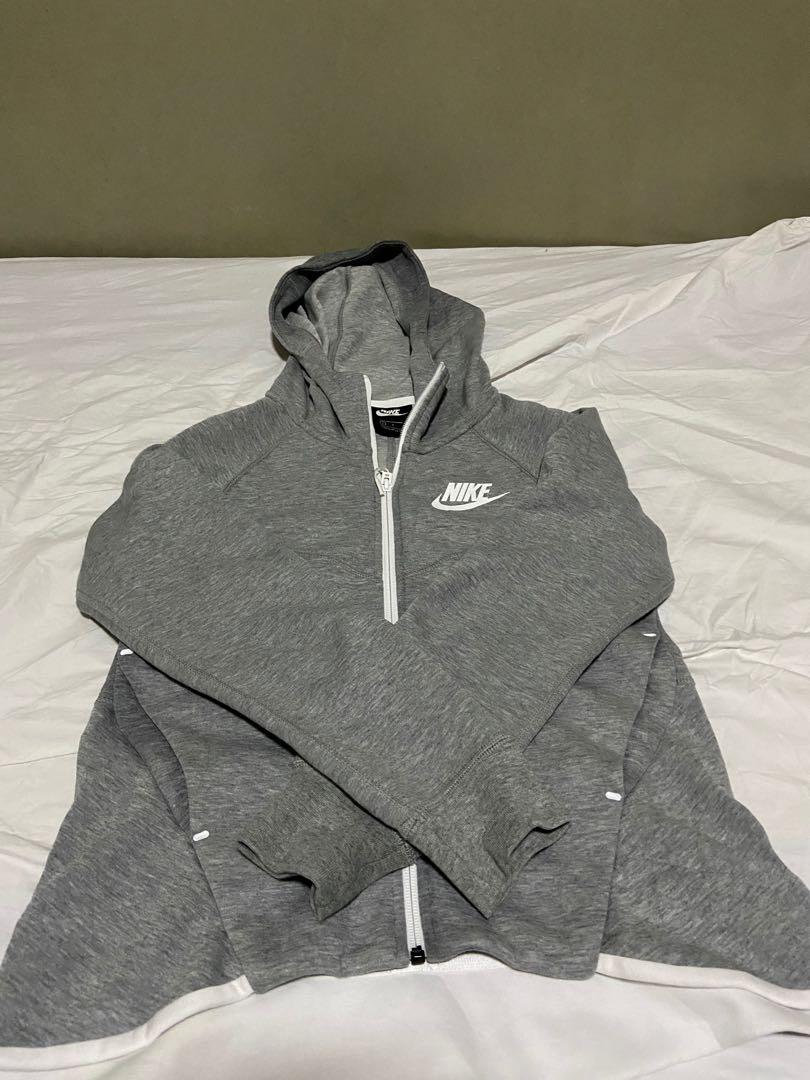 nike techfleece jacket (Category: Coats, Jackets and Outerwear) located in Bacoor. Submitted by yummy1994 (Listing ID 1123829838, Image 1). Description: small on tag good as new .