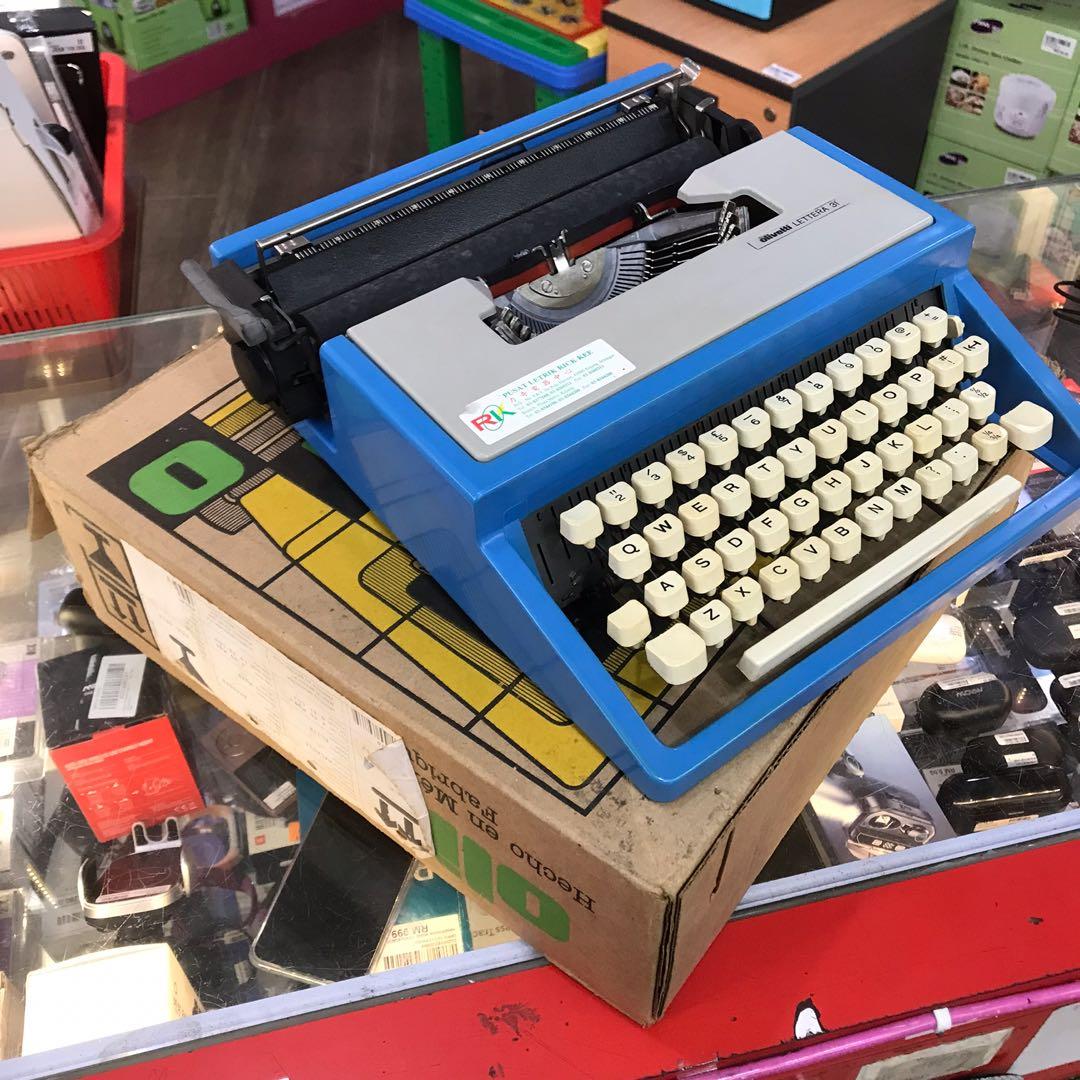 Olivetti Lettera 31 Typewriter, Furniture & Home Living, Home ...