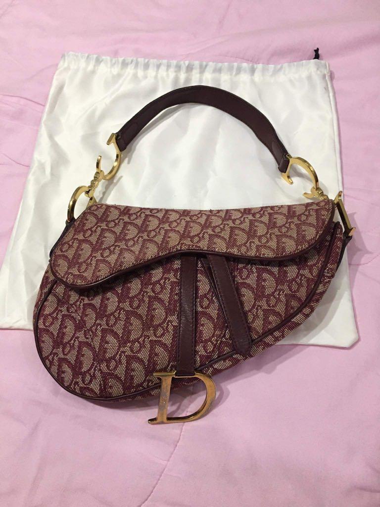 Rarefind Dior Saddle flap (Category: Luxury Bags & Wallets) located in Mangaldan. Submitted by sheenaluxarchive (Listing ID 1123725641, Image 3). Description: No more haggling Rank A Orig guaranteed Lowest price on market regards on its mint condition.