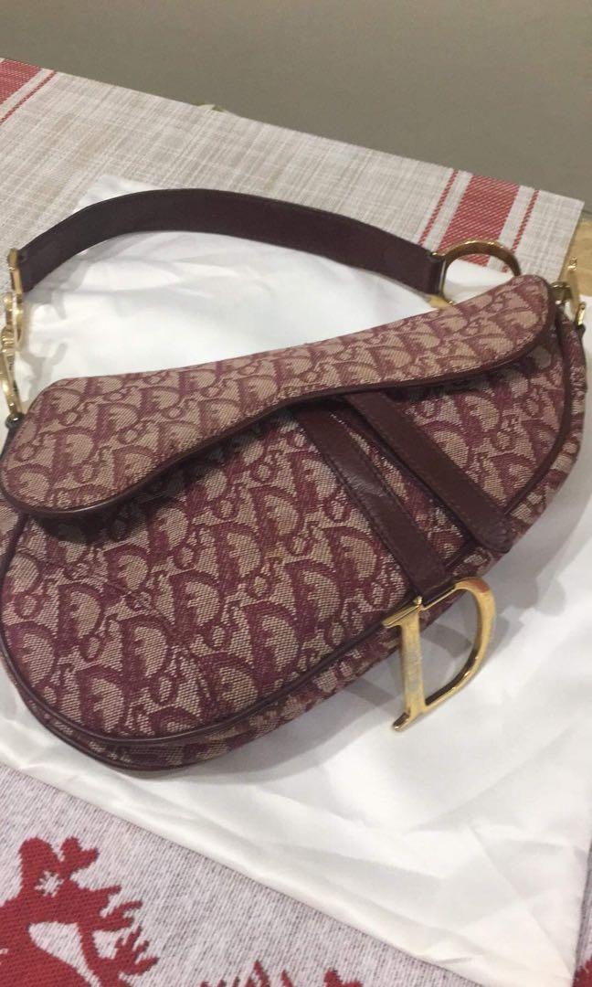Rarefind Dior Saddle flap (Category: Luxury Bags & Wallets) located in Mangaldan. Submitted by sheenaluxarchive (Listing ID 1123725641, Image 2). Description: No more haggling Rank A Orig guaranteed Lowest price on market regards on its mint condition.