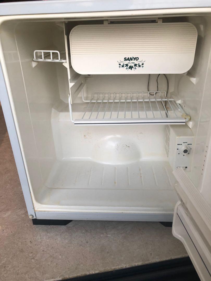 Sanyo Mini Fridge, TV & Home Appliances, Other Home Appliances on Carousell