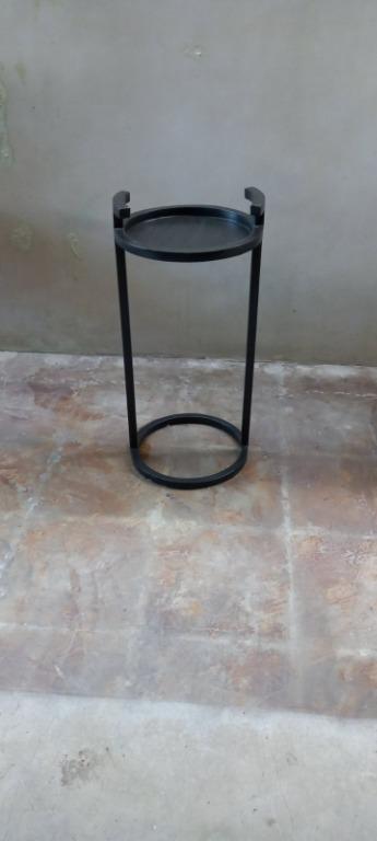 T-Handle Small Round Side Table (Category: Tables & Sets) located in Paranaque City. Submitted by furniturepiecesph (Listing ID 1123776852, Image 3). Description: Made of metal. Size-26"H; 12"D .
