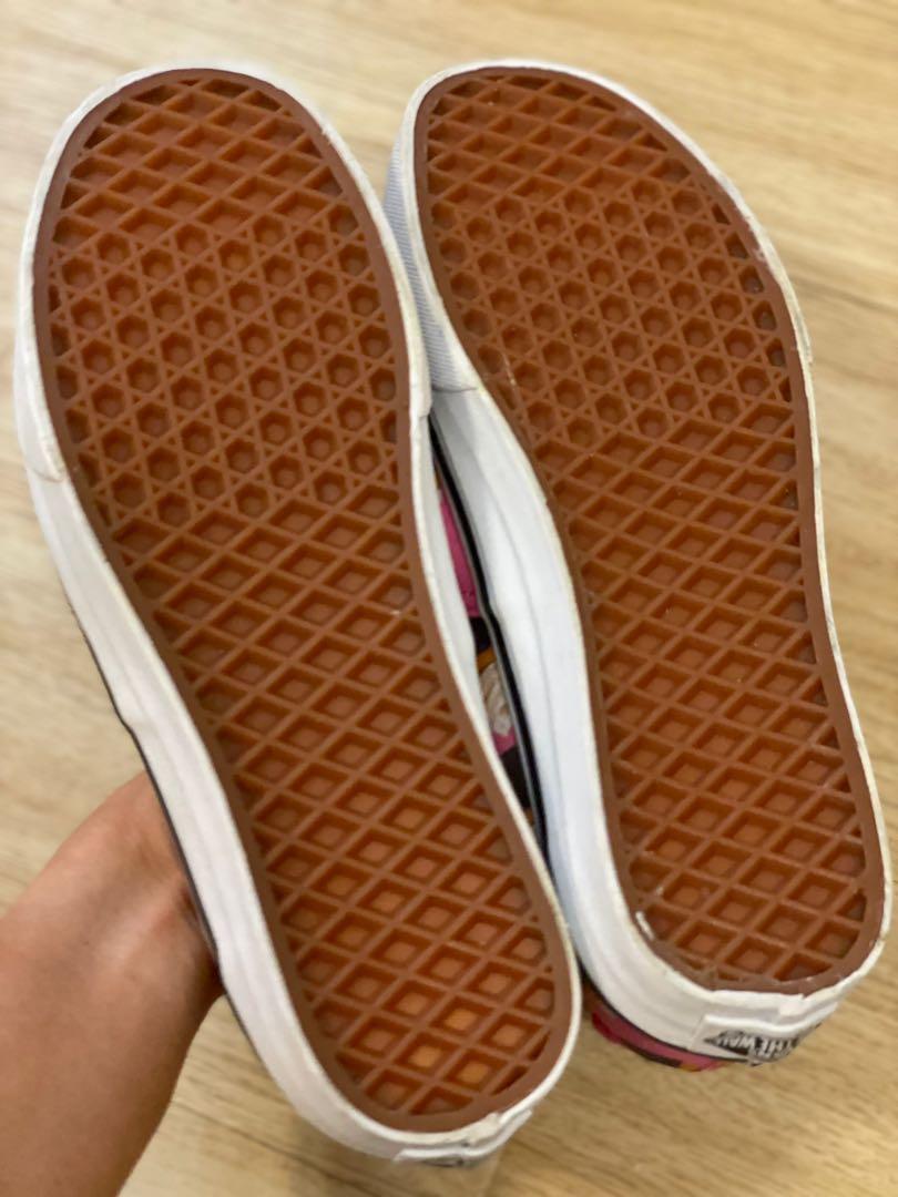 Vans （分類：鞋及波鞋）位於 Hong Kong。 由 whitneii 提交（商品編號 1123814769，圖片 3）。簡介： 👟全新100%正品 👟🧁Cupcake圖案 👟無鞋盒。