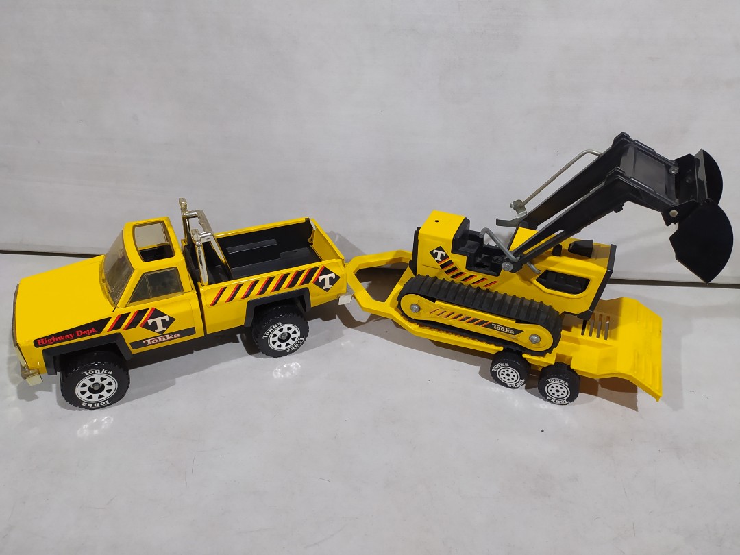 Vintage TONKA pick up truck trailer bulldozer Hobbies Toys