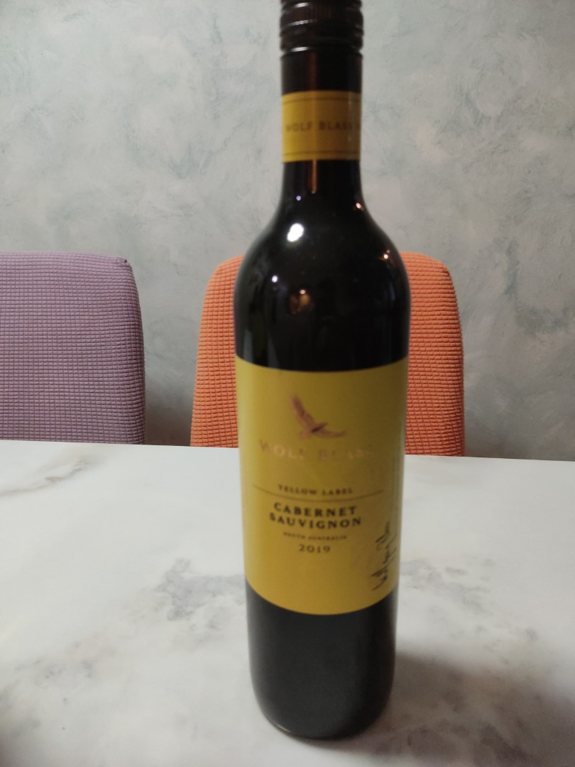 Wolf blass.yellow label wine.2019., Food & Drinks, Alcoholic ...
