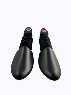 1 Pair Durable Flexible Adjustable Plastic Shaper Shoe Tree Men size