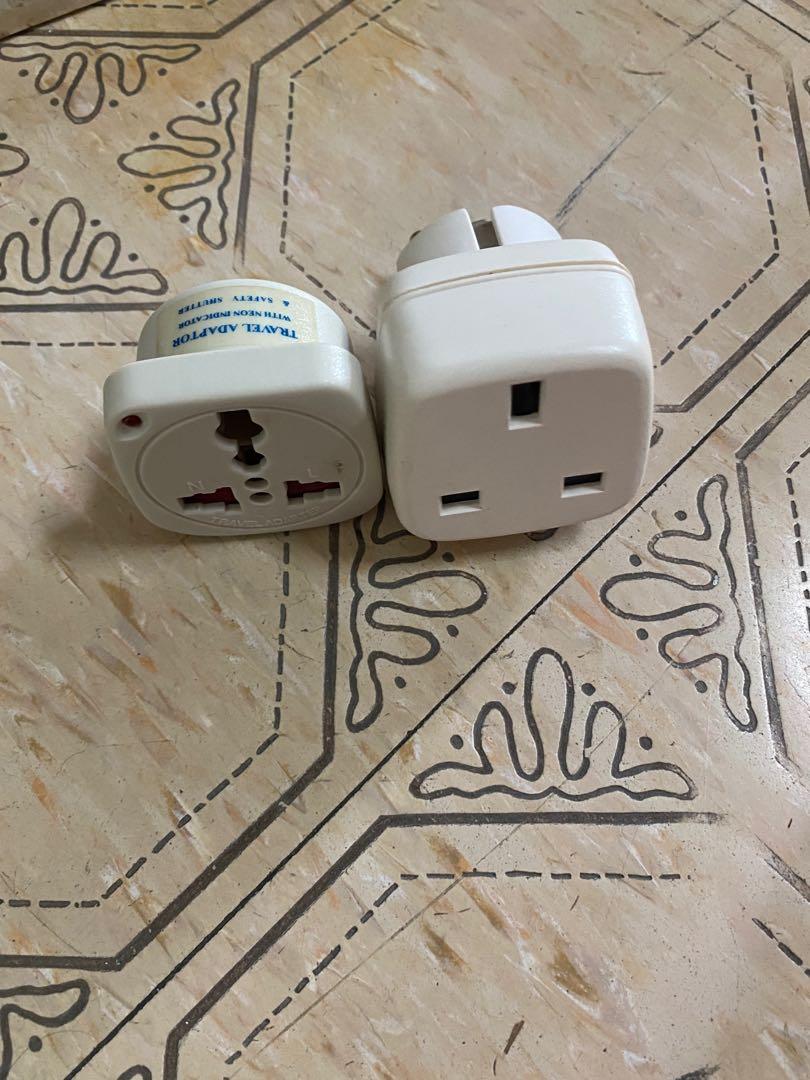 2個 插蘇 3腳轉2腳 扁腳 圓腳, 電視及其他電器 , 轉插器及插頭 - Carousell