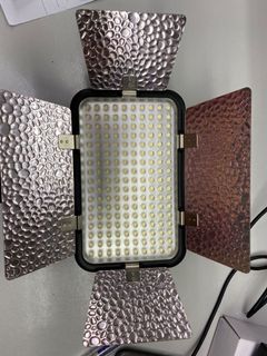 （分類：）位於 。 由 georgepoon 提交（商品編號 1123932172，圖片 1）。簡介： 。