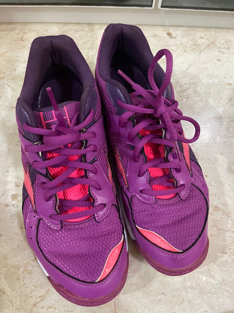 Asics court shoes Women #39 s Fashion Footwear Sneakers on Carousell