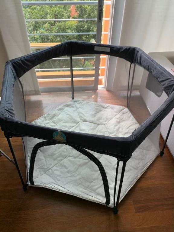 Babyseater portable playard 2025