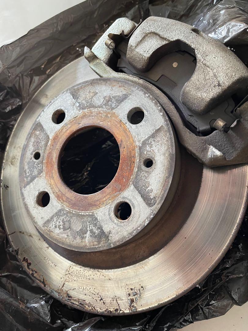 Bezza original brake disc & caliper, Auto Accessories on Carousell