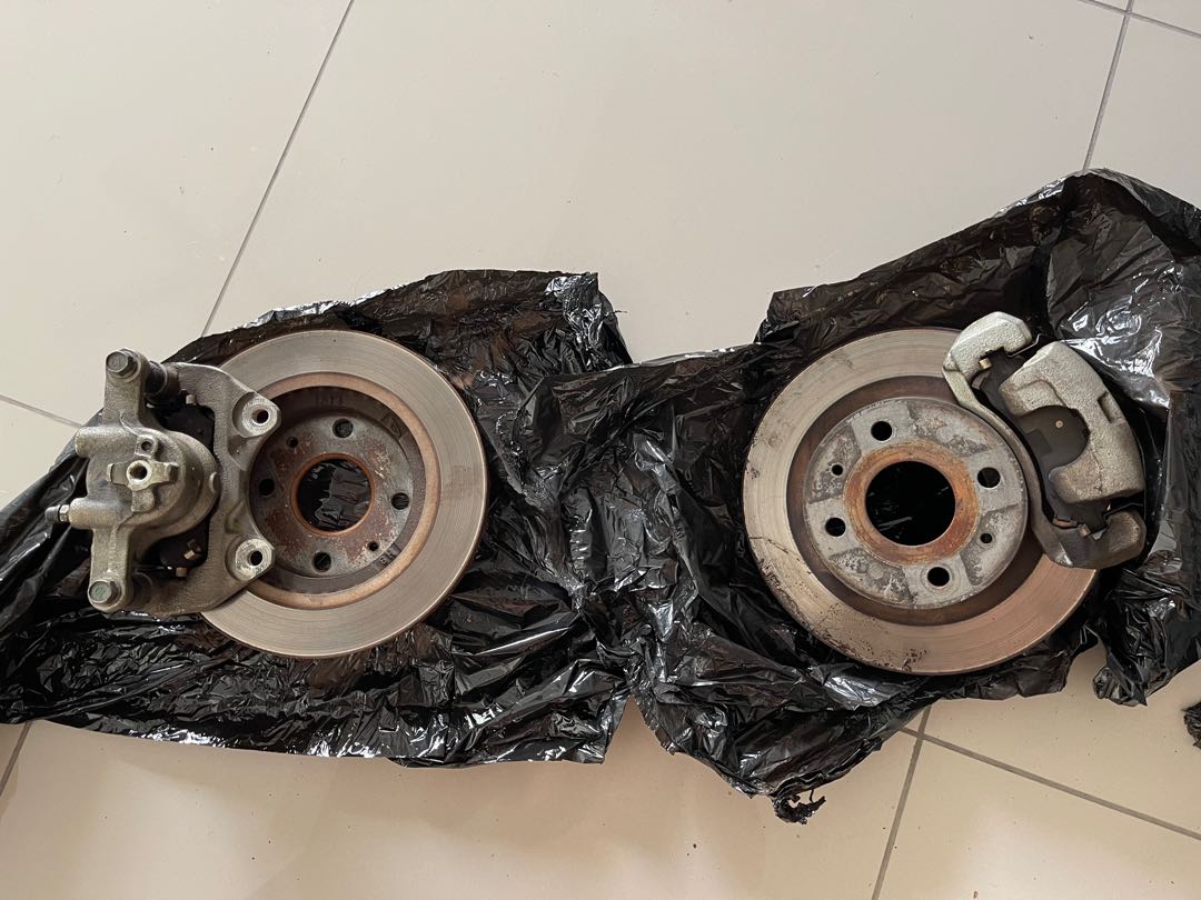 Bezza original brake disc & caliper, Auto Accessories on Carousell