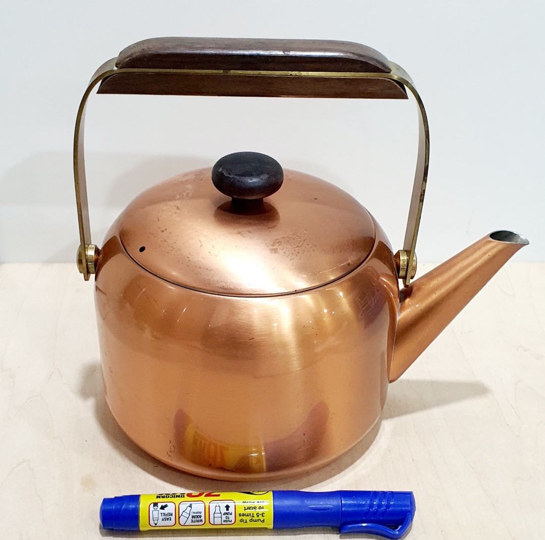 https://media.karousell.com/media/photos/products/2021/11/6/copper_100_kettle_home_ware_20_1636186475_656adbf8.jpg