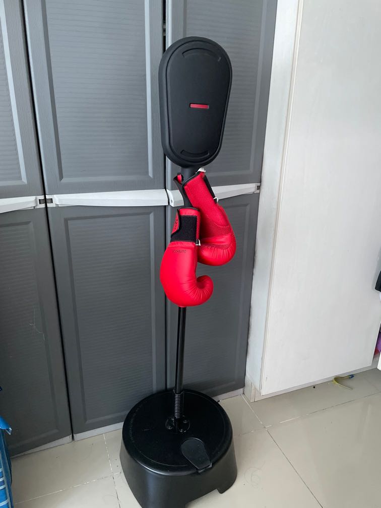 Decathlon Junior Punching Pad + 4 oz boxing Gloves, Sports Equipment