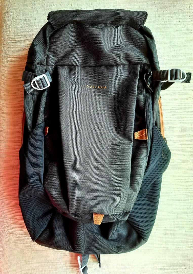quechua 20l backpack