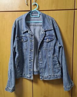 (Category: ) located in . Submitted by wardrobe14 (Listing ID 1123959920, Image 1). Description: .