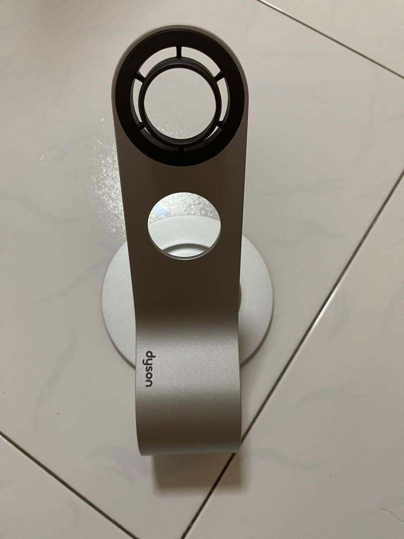 Dyson supersonic display stand, Beauty & Personal Care, Hair on Carousell