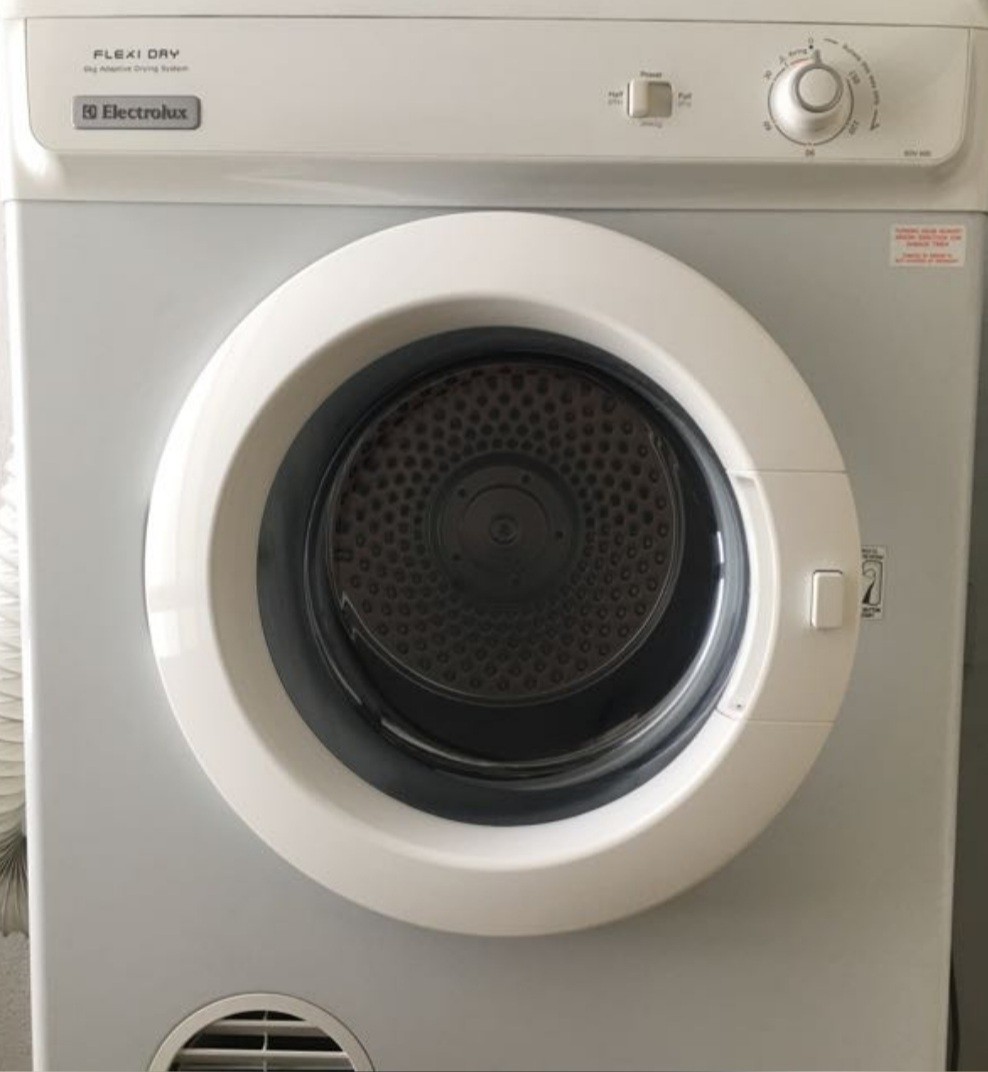 Electrolux dryer front load 6kg EDV 600, TV & Home Appliances, Washing