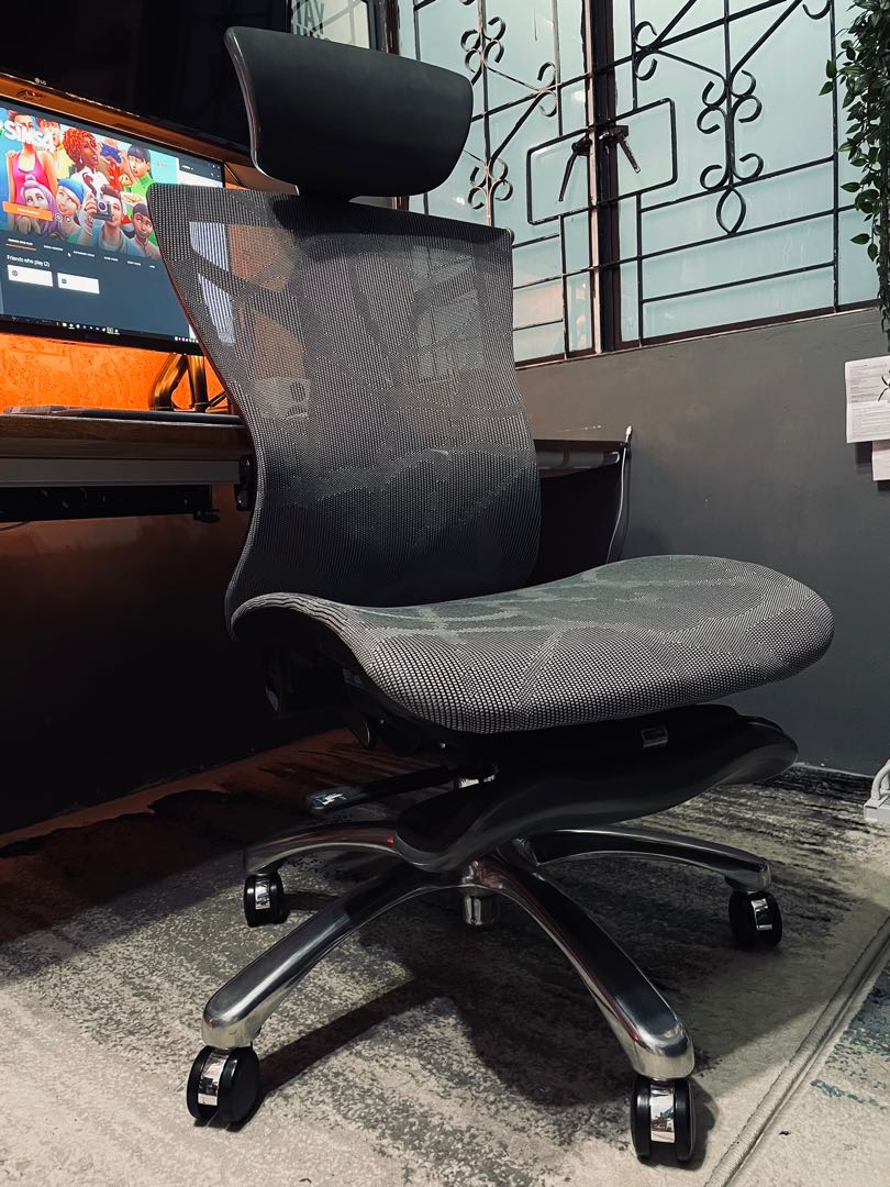 EVIS ERGO PRO Ergonomic-Gaming Chair, Furniture & Home Living, Furniture, Chairs on Carousell