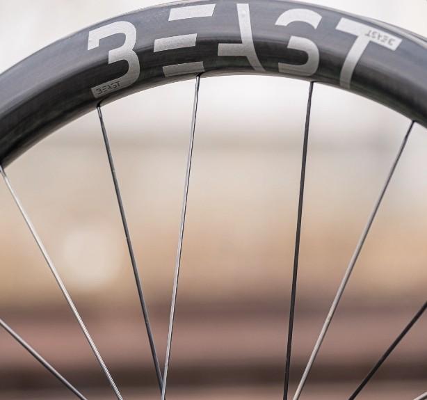 Gravel / Road Beast Components GR40 Carbon Wheelset, Sports Equipment