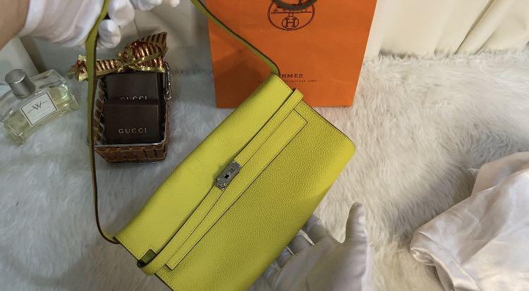 Hermes woc yellow from singapore (Category: Luxury Bags & Wallets) located in Mandaluyong City. Submitted by japanandsingaporeluxepreloved (Listing ID 1123934644, Image 1). Description: .