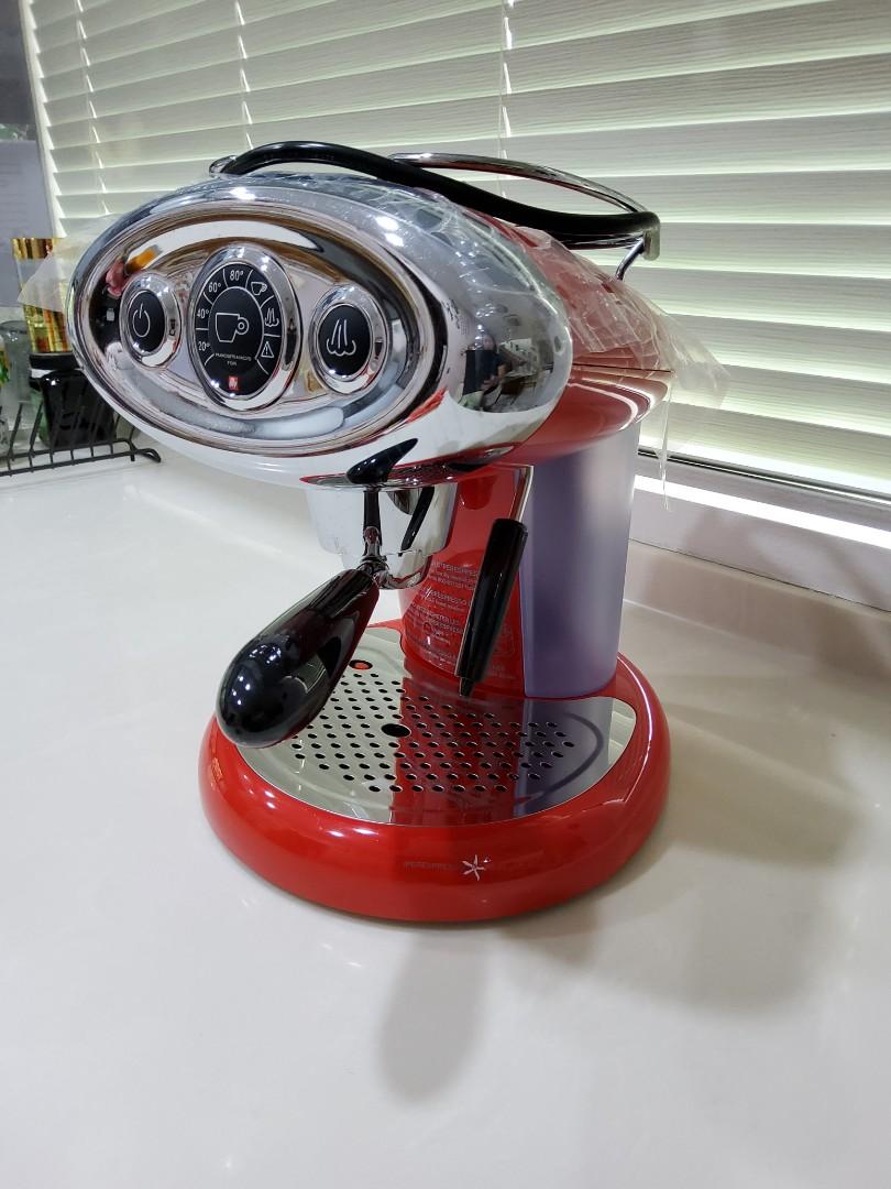 Illy X7.1 iperEspresso Machine (Without packaging), TV & Home