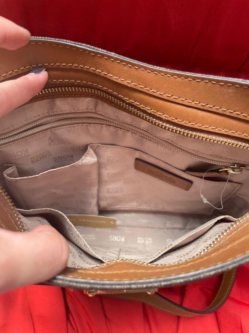michael kors sling bag (Category: Luxury Bags & Wallets) located in Marikina City. Submitted by angel4u (Listing ID 1124009825, Image 3). Description: michael kors sling bag guaranteed original money back if proven fake.