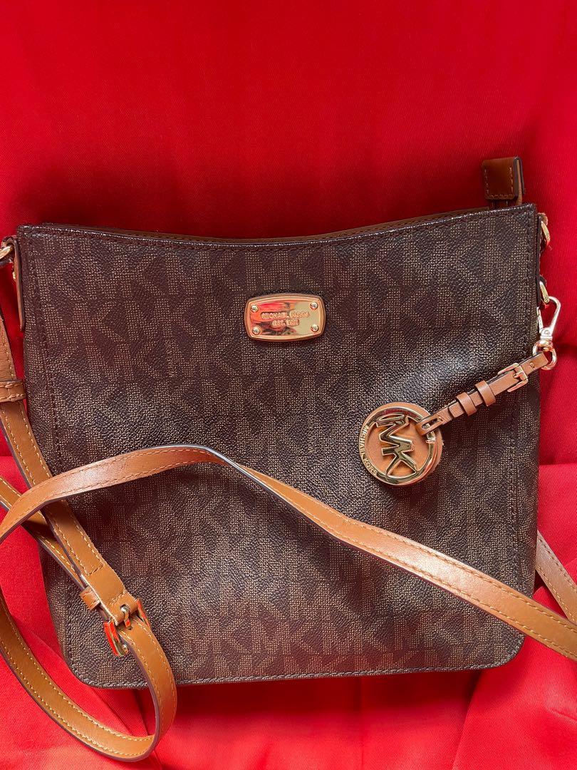 michael kors sling bag (Category: Luxury Bags & Wallets) located in Marikina City. Submitted by angel4u (Listing ID 1124009825, Image 1). Description: michael kors sling bag guaranteed original money back if proven fake.